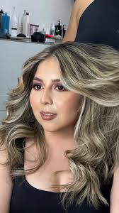 Un poco de lo que es nuestro curso de Colorimetría Inicial. 😅, #balayage  #colodecabello #besutysalon #latina #Ibarra #Imbabura #Ecuador #colorista  #curso #cambiodelook #rubia #blonde