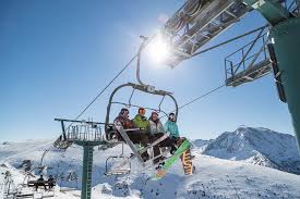 Ax 3 domaines is three ski areas centred around the ancient thermal spa town of ax near andorra. Tourisme Pyrenees Ski Rando Thermes Aeroport Toulouse Blagnac