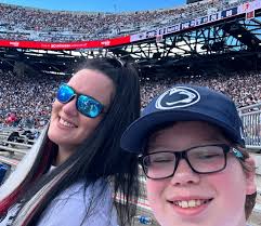 Danielle Warnock's Instagram, Twitter & Facebook