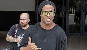 Página oficial do jogador ronaldinho gaúcho. Ronaldinho Gibt Offizielles Karriereende Fur 2018 Bekannt
