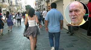 'sende yüz yok seda!' demet akalın, star tv'de alişan'la beraber hazırladığı sabah programın bitmesinin nedeni olarak gördüğü seda sayan'ı. Hincal Uluc Tacizcinin Tutuklanmasina Tepki Gosterdi