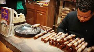 Cigar factory new orleans was established in the city's famous french quarter district in 1999. Cubans Masters Shows How To Roll Cigars Cigar Factory New Orleans Youtube