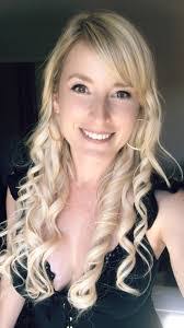 Jennifer Pluta's Instagram, Twitter & Facebook