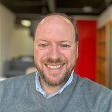 Hoy toca dar un paso más hacia adelante, en este caso es una decisión  difícil ya que los últimos años han sido muy buenos, pero todo tiene un  principio y un final