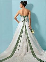 Not Your Typical Wedding Dress So Cute Green Wedding Dresses Irish Wedding Dresses Celtic Wedding Dress