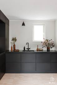 tyylikkaan yksinkertainen keittioinspiraatio blau interior helsinki kjokkendesign kjokken interior moderne kjokken