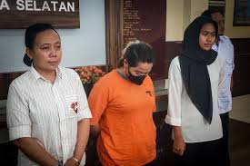 Polisi tangkap muncikari yang jual remaja di bawah umur ke WNA - ANTARA News