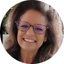 Mastering Customer Success Strategies: Insights from Roxanne Rowe