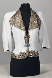 Schiaparelli Jacket Design Once Again Accentuating The Shoulders Circa 1938 1940 Idees De Mode Style Des Annees 1930 Mode Annee 30