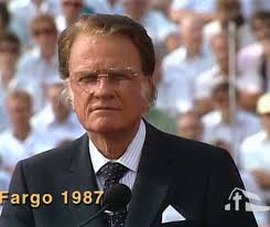 #OnThisDay in 1987, Billy Graham finished up his Greater Red River Valley  Crusade in Fargo, North Dakota. More than 4,000 decisions were made for  Christ during this Crusade. , Listen to Mr. Graham's ...