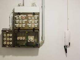 Replacing a fuse box with a breaker box runs between $1,500 and $2,000. A Guide To Screw In Fuses And How They Work