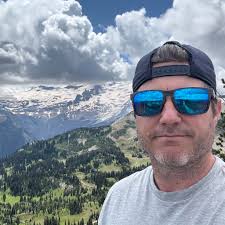 Will the refrigerator run off the stock battery during a 9-hour trip?