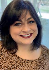 Laura Alger's Instagram, Twitter & Facebook