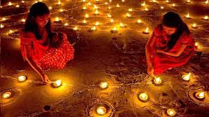 Diwali is a festival of lights and the entire house is brightly lit up with a combination of diyas, candles and lights. Diwali 2020 Muhurat Timings Amazing Lineup Of Planets After 499 Years This Time