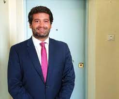 Deputado reage a críticas internas do partido e, segundo avança o observador, vai apresentar a demissão do chega e convocar eleições para setembro. Ventura Junta Centenas De Pessoas No Algarve Para Rentree Politica Do Chega