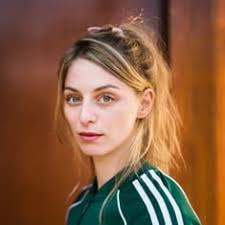 Claire Bender's Instagram, Twitter & Facebook