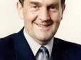 Barnacle to step down