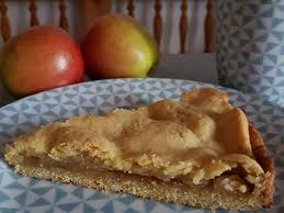 Es ist glaube ich der einzige apfelkuchen, der mir besser schmeckt, nachdem er im kühlschrank war, statt warm und frisch aus dem ofen. Gedeckter Apfelkuchen Vegan Und Munter