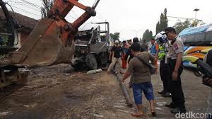 Lowongan kerja supir, supir jobs. Kecelakaan Purwodadi Tewaskan 7 Orang Sopir Truk Tak Punya Sim Berita Medan Hari Ini