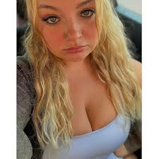 What could be causing my Volkswagen Beetle 2017 to idle rough after hitting  a pothole?