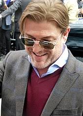 Известен благодаря ролям боромира в кинотрилогии «властелин колец». Sean Bean Wikipedia