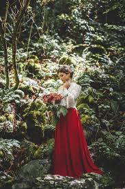 Boho Lace Top With Long Red Skirt Worn For A Nc Elopement Shoot Wedding Bride Elopement Microwedding Mountains Northcarolina Hochzeit Wedding Dress Rot
