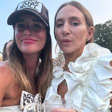 MONA STACY ⭐️✨