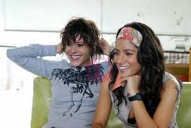 Jenny (mia kirshner) becomes attracted to sensuous cafe owner marina (karina lombard), and begins doubting her relationship with her boyfriend tim. Shane And Carmen The L Word Liebe