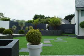 Comment installer une clôture de jardin ? La Cloture De Jardin Des Idees Pour Sublimer Votre Exterieur Constructeur De Maisons En Saone Et Loire 71 Tradidemeures