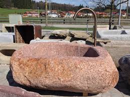 Findlingsbrunnen Aus Rotem Granit Brunnen Steinbrunnen Granit