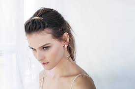 Buy Bridal Hair Comb, Hair Comb Pearl ,wedding Hair Piece, Bridal Hair  Jewelry Wedding Hair Accessories Bridal Hair Piece, Wedding Comb Online in  India