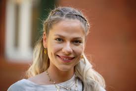 🌦💦 #earlybird #earlymorning #outfit #sassyclassylove #munich #blondhair Cheyenne Pahde Probleme Mit Der Maske Diese Beichte Des Awz Stars Uberrascht Fans News De