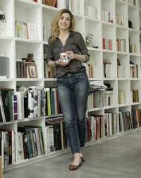 Tradycyjne wychowanie zaszczepiło w niej miłość i uznanie dla sztuki. 19 Julie Gayet Ideas French Actress French Beauty Actresses