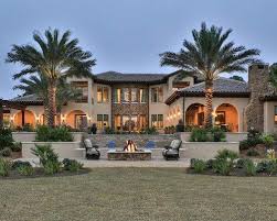 Pin By Elden Bosma On Mediterranean Homes Mediterranean Homes Dream House Exterior Tuscan House