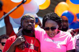 The grieving mother told the tabloid she wanted the father and son who have been charged with ahmaud arbery's murder. Ahmed Arbery S Mother Facing Backlash For Meeting Trump Says She Wanted Him To Hear Her Voice