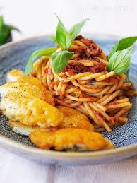 Hahnchenschnitzel Milanese Mit Spaghetti Rezept Mit Video Kitchen Stories Rezept Hahnchen Schnitzel Hahnchenschnitzel Spaghetti Rezepte
