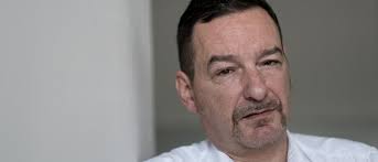 Ermittlungen in eigener Sache: Franz Doblers Roman „Ein Sohn von zwei  Müttern“