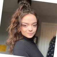 Chloe Collins's Instagram, Twitter & Facebook