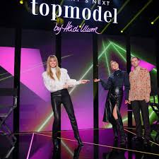 Heidi klum startet mit ihrer modelshow germany's next topmodel in die 16. Gntm 2021 Paukenschlag Gestern Wer Ist Raus Wer Noch Dabei Film Tv Serien