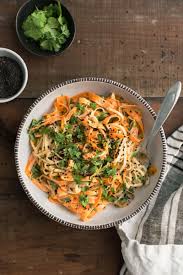 Carrot Rice Noodle Bowl With Tahini Sriracha Sauce Naturally Ella Rice Noodles Rice Noodle Recipes Healthy Recipes