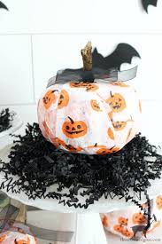 From glamorous ghouls to creepy crawlies, you won't want to miss this list of 50+ frightful and delightful diy ways to decorate your home for halloween. Easy Diy Halloween Decorations The Crowned Goat