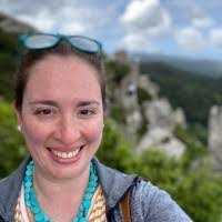 Ana Amat's Instagram, Twitter & Facebook