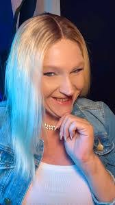 Vanessa Cross's Instagram, Twitter & Facebook