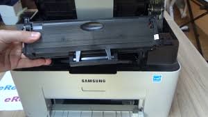 Also, the display component of this device involves a liquid crystal display (lcd) with two lines and 16 characters. Samsung Xpress Sl M2070 Sl M2070f Replacing The Toner Cartridge Youtube