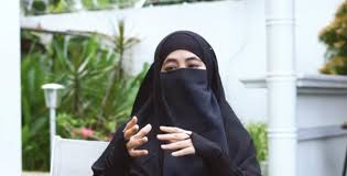 Bagi umi pipik, rina gunawan sudah dianggap sebagai kakaknya sendiri. Pengakuan Umi Pipik Tentang Ustaz Jefri Punya 3 Istri Politisi Dewi Tanjung Beri Kritik Pedas