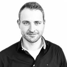 Daniel Schnoor's Instagram, Twitter & Facebook