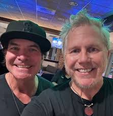 Erik Bacon's Instagram, Twitter & Facebook