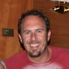 Tracy Maes's Instagram, Twitter & Facebook