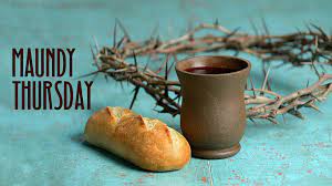It symbolizes the washing of the feet and the secret supper from jesus christ with the apostles. Maundy Thursday
