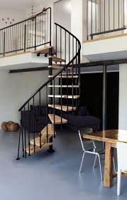 Il respecte l'authenticité des anciennes maisons et granges de pays. Escalier Colimacon 15 Modeles Tendance Pour Votre Interieur